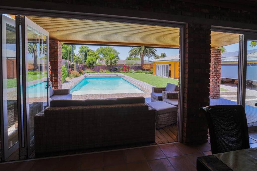 Garten Wohnung Mit Pool, 2 Schlafzimmer Cape Town Bagian luar foto