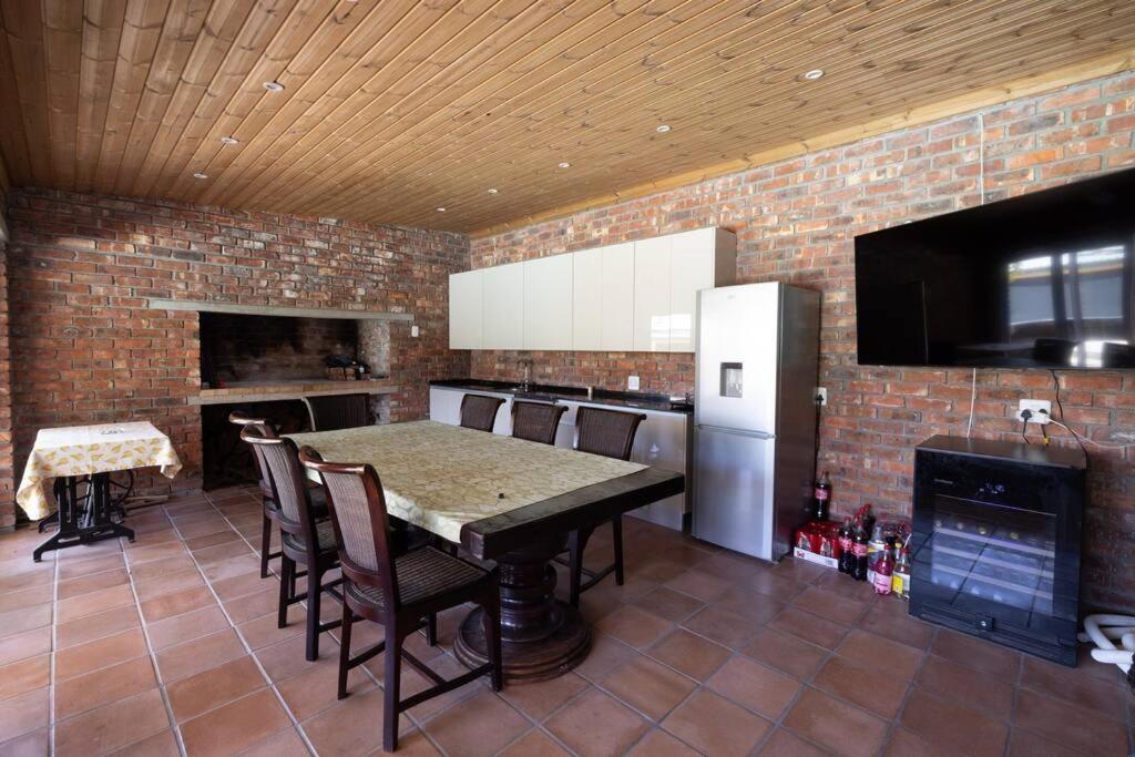 Garten Wohnung Mit Pool, 2 Schlafzimmer Cape Town Bagian luar foto